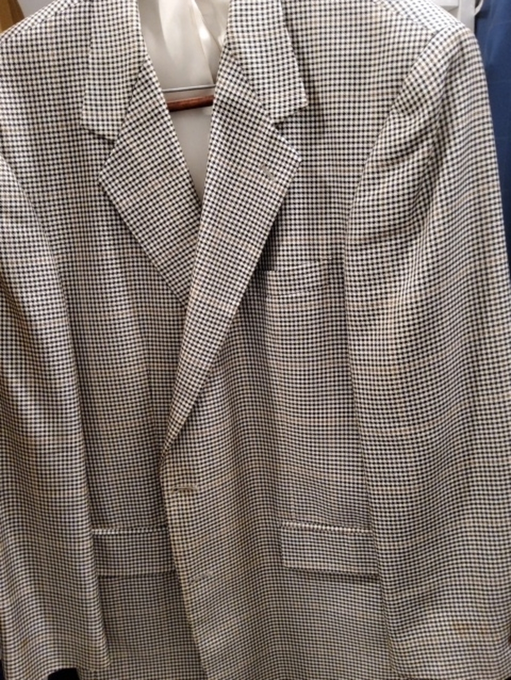 Bill Blass Black and White Micro Houndstooth Sport Coat